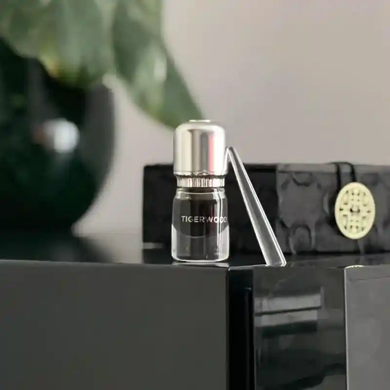 Ensar Oud Tigerwood Ghalia Attar 3GM EO Vial